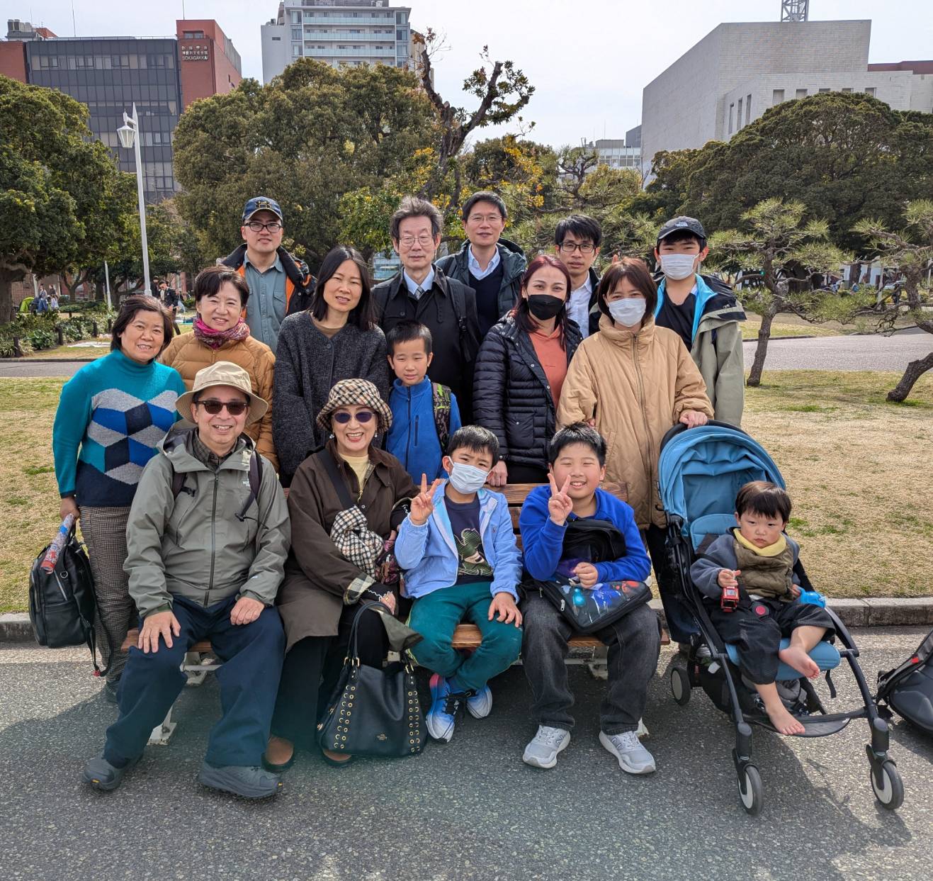 教会大家庭合影